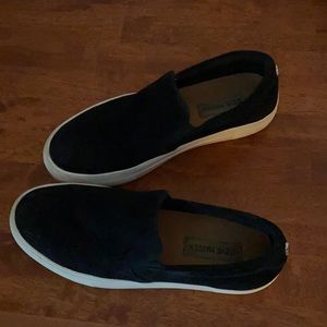 Black Steve Madden sneakers good condition!